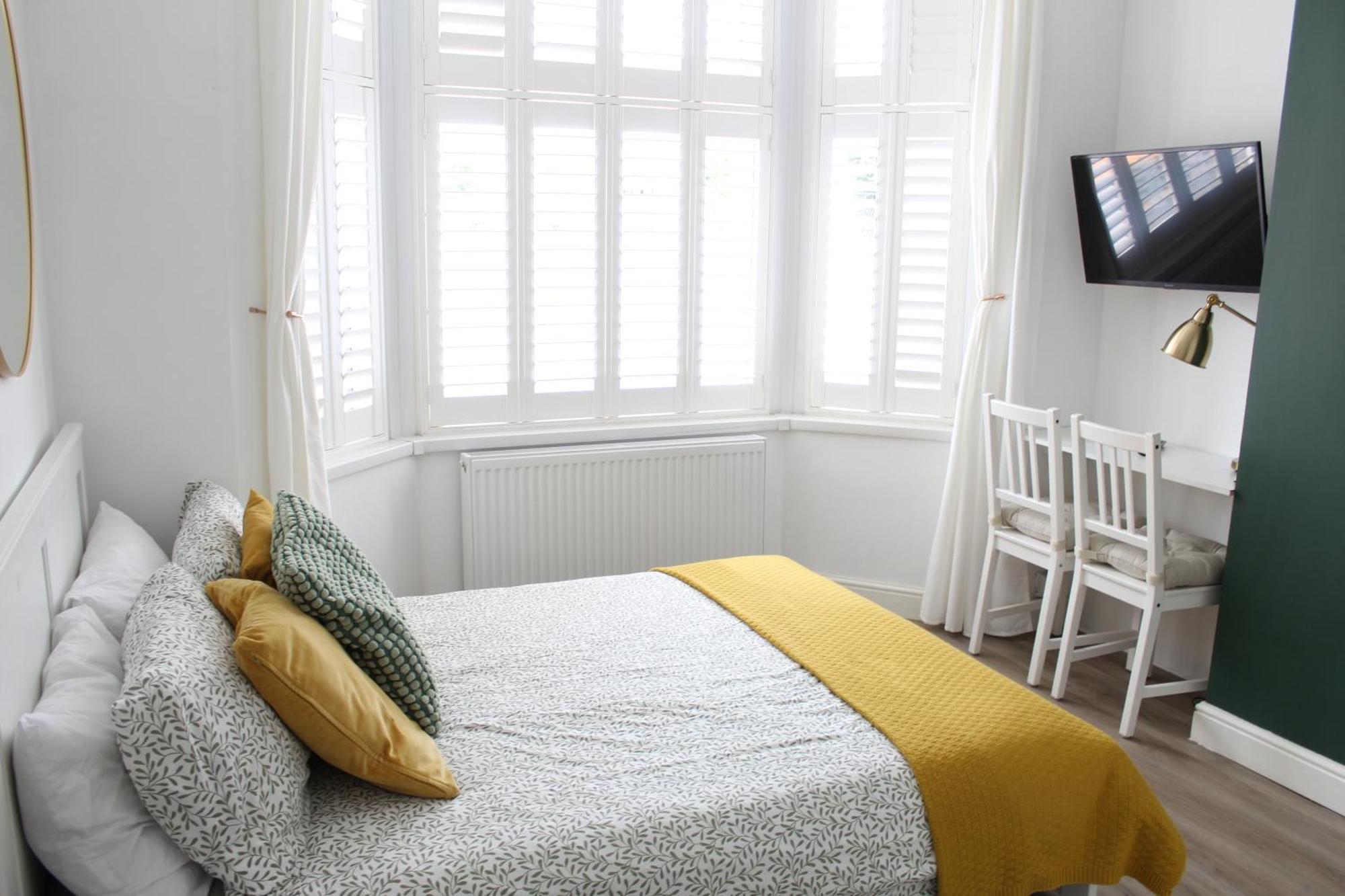 Private Toilet, 15 Min To Homestay London